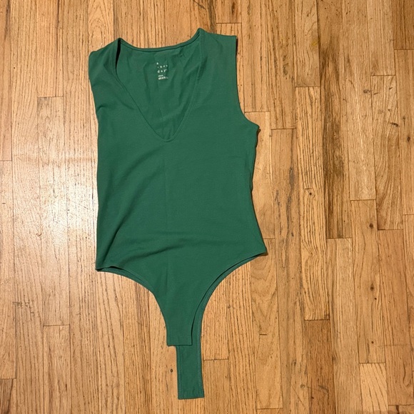 a new day Forest Green Top - Picture 1 of 3